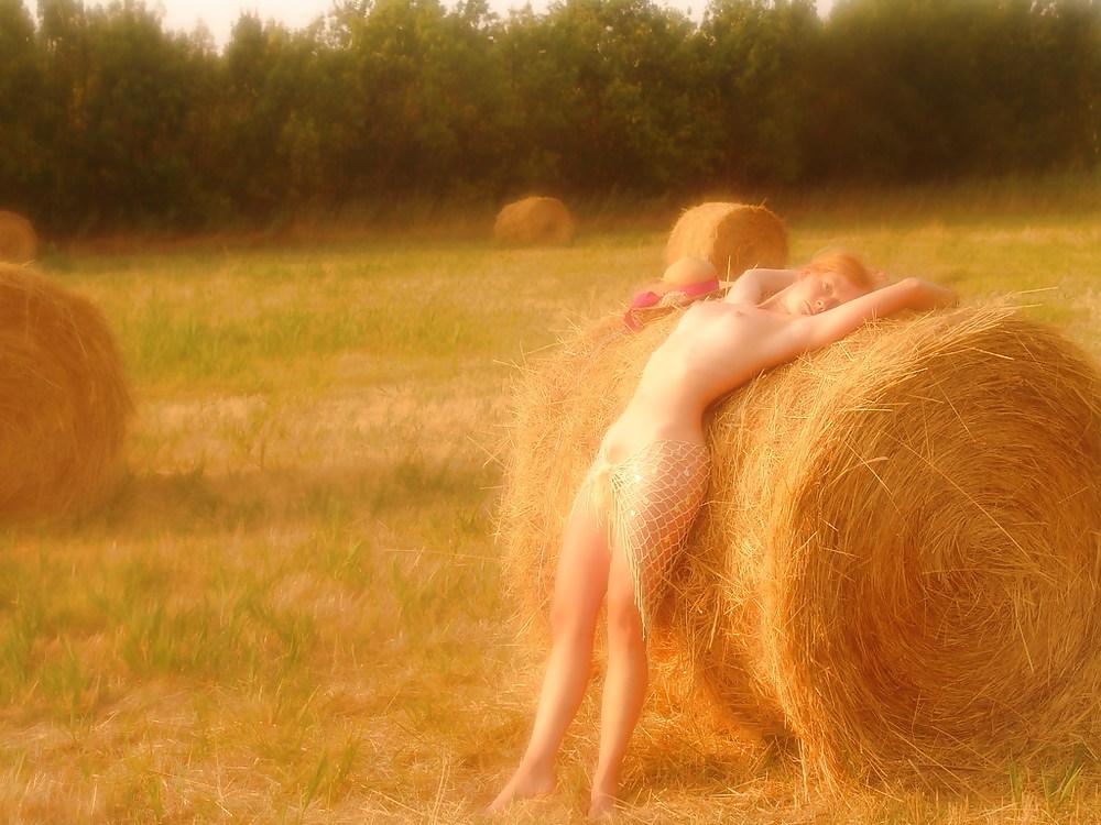 20P Erotic Nude Girl N5