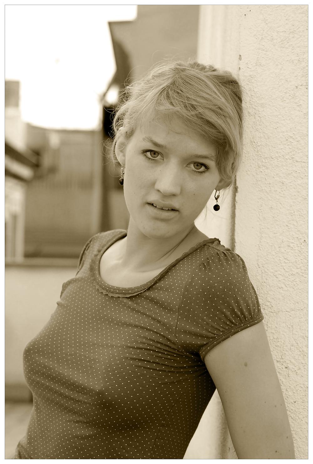 22P Hairy German Girl