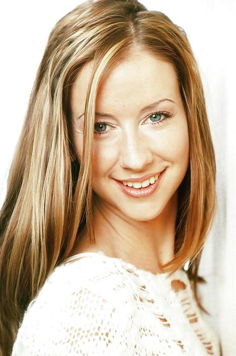 25P Isabell Hertel - german soapstar