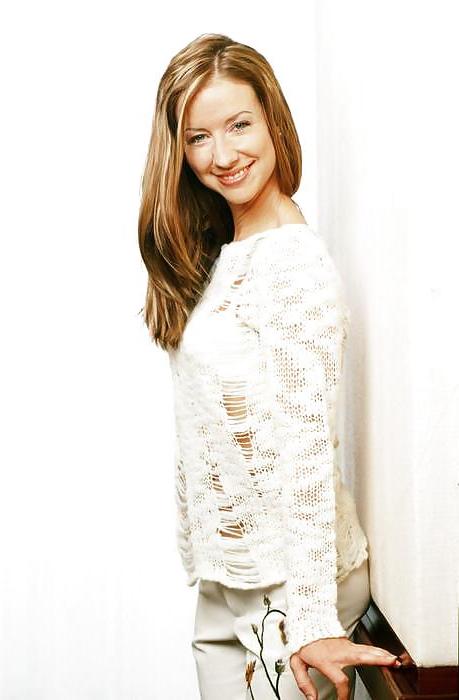 25P Isabell Hertel - german soapstar
