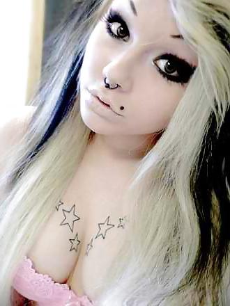 25P Some  Real Emo Sluts Giving A Head Pics Mix