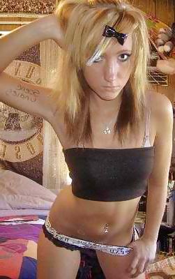 25P Some  Real Emo Sluts Giving A Head Pics Mix