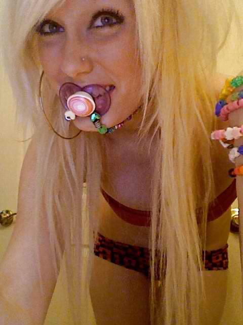 25P Some  Real Emo Sluts Giving A Head Pics Mix