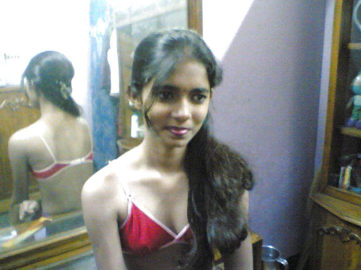 19P Sri lankan girls