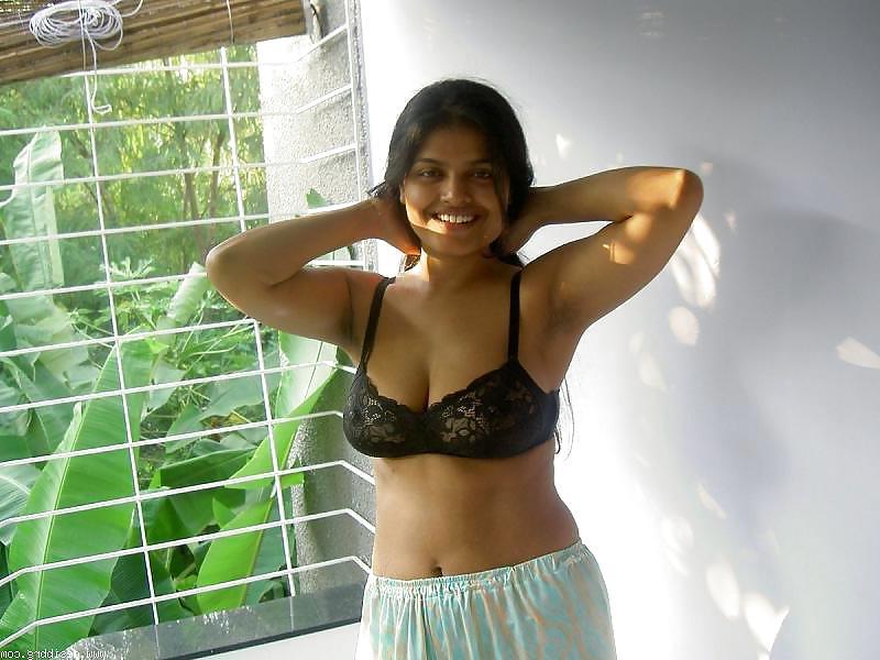 19P Sri lankan girls