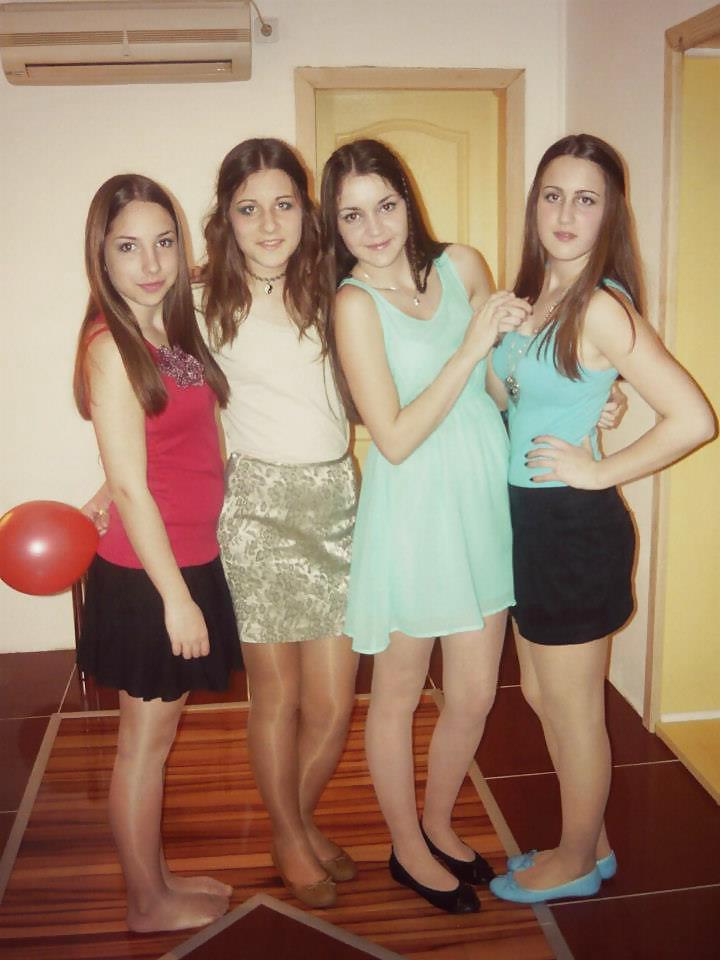 25P Teens in stockings