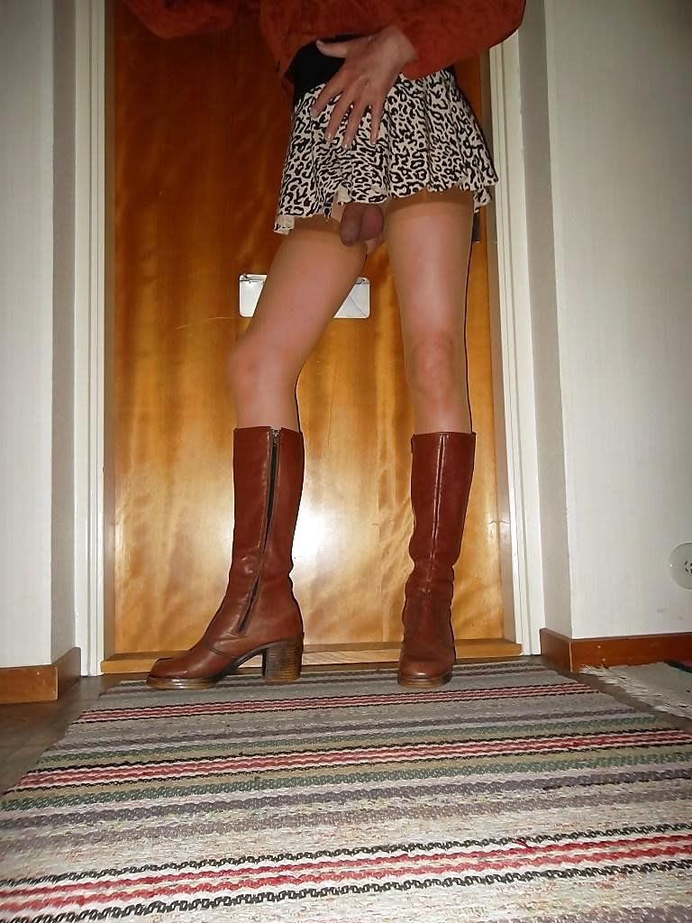 25P Crossdressing, cock, nylons 3