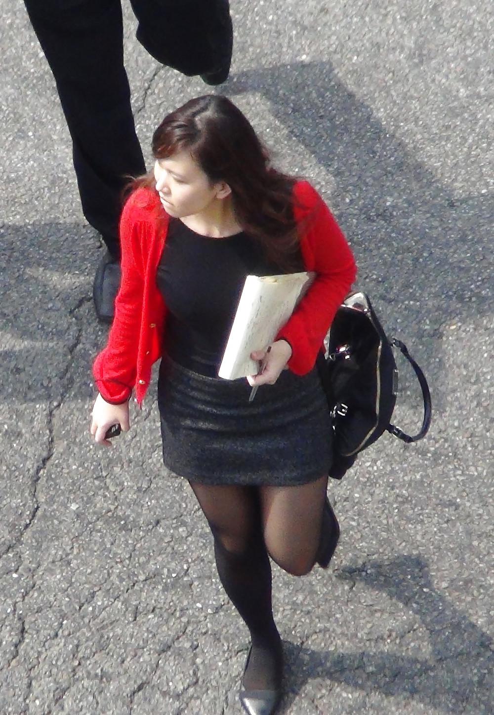 4P New York Asian Hotty in Street