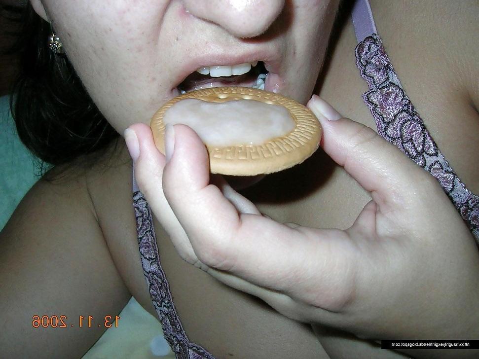 25P Cum on food