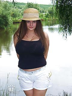 16P Big Boobs Slut