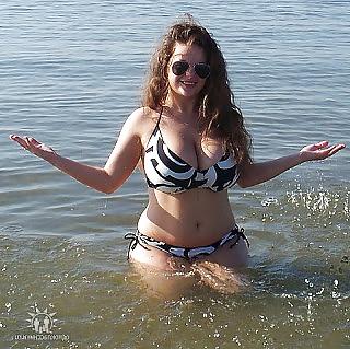 16P Big Boobs Slut