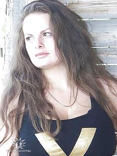 16P Big Boobs Slut