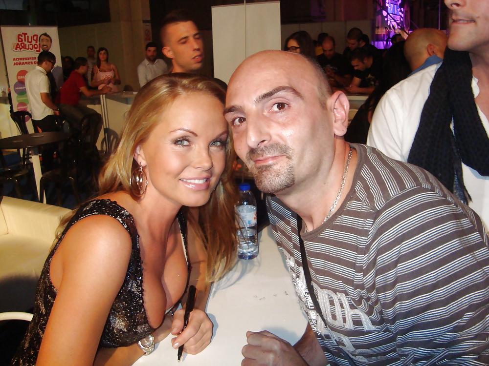 18P En el Salon Erotico de Barna