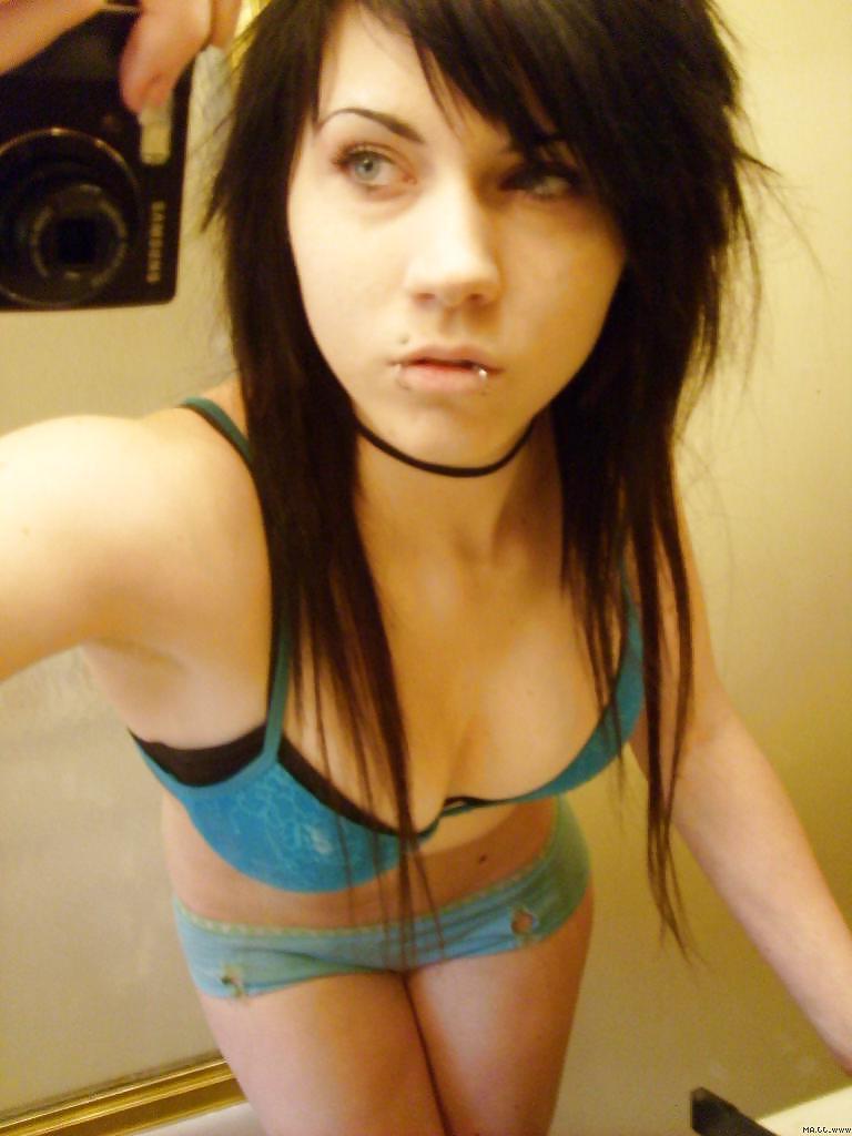 13P Emo - girlz