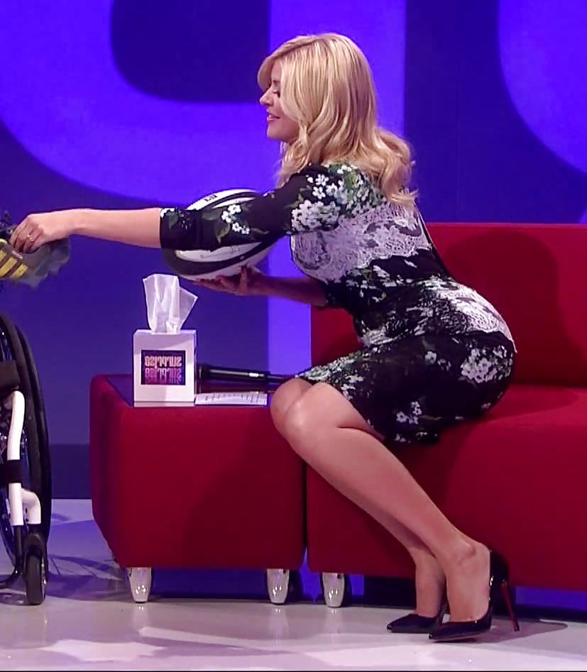 25P World Class Booty - Holly Willoughby