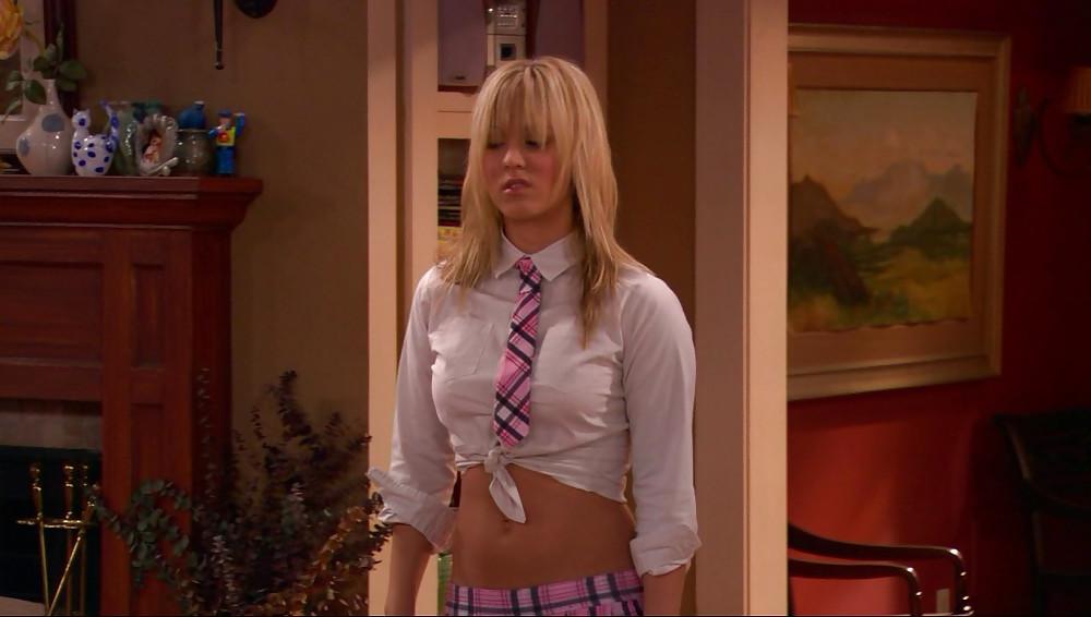 24P Kaley Cuoco 8 Simple Rules Pics