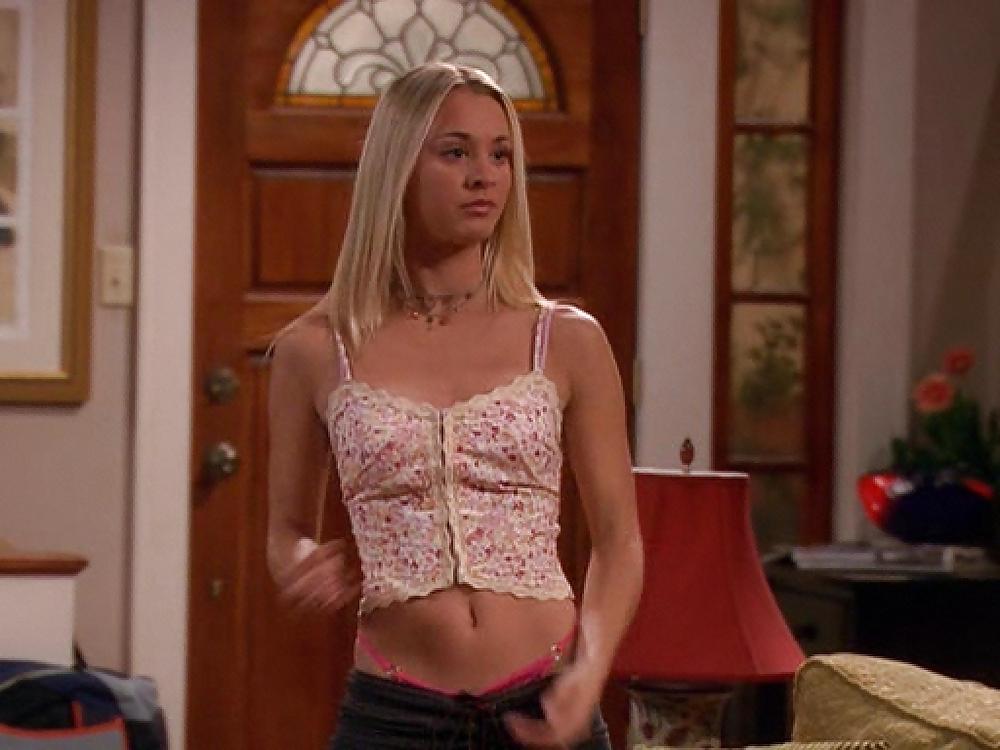 24P Kaley Cuoco 8 Simple Rules Pics