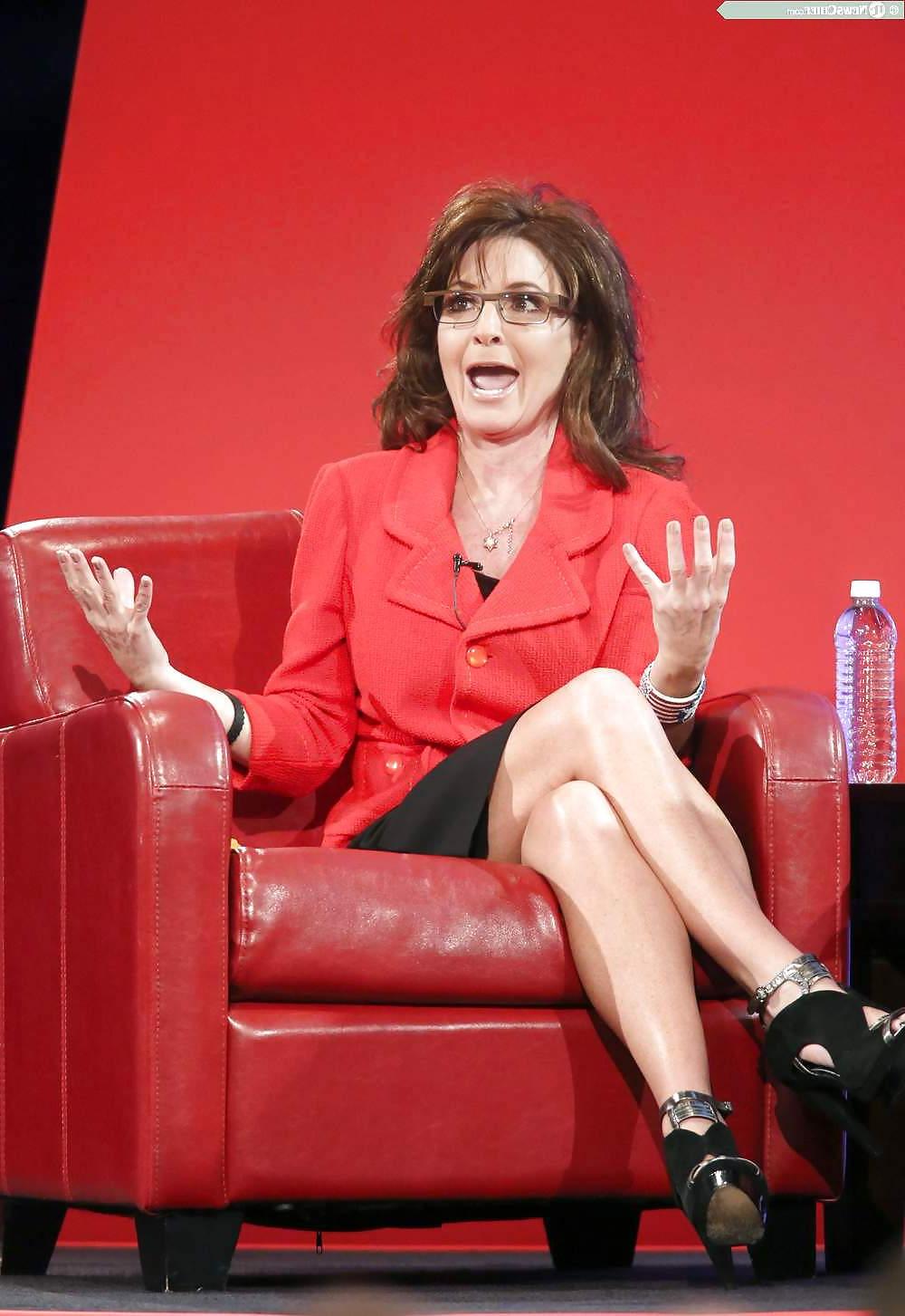 25P Mature Celebrity Legs