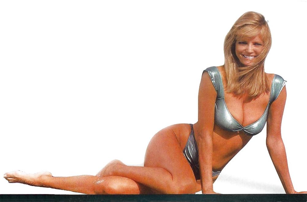 25P Mature Celebrity Legs