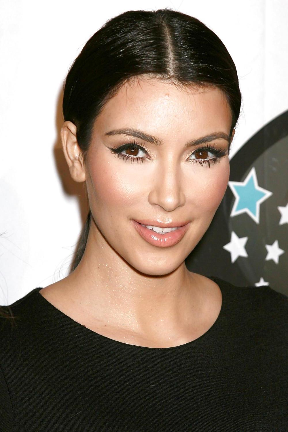 13P Kim Kardashian at Famous Cupcakes Store in Beverly Hills