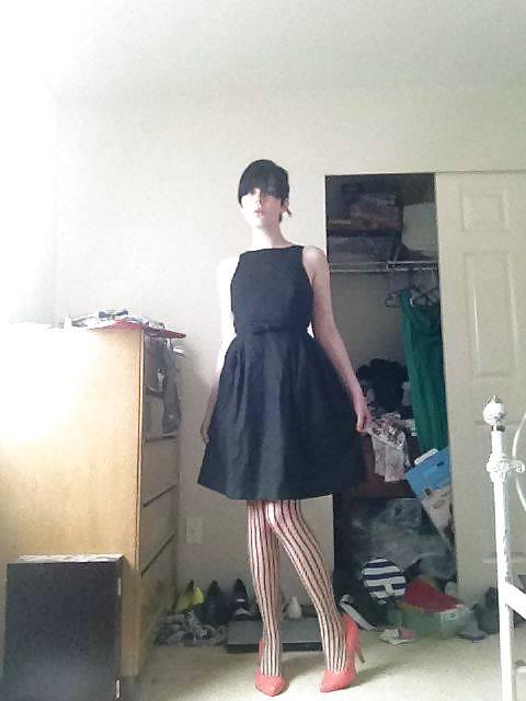 25P Young Crossdresser