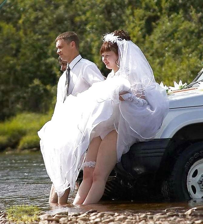 8P CELEBS UPSKIRT PUSSY SHOTS