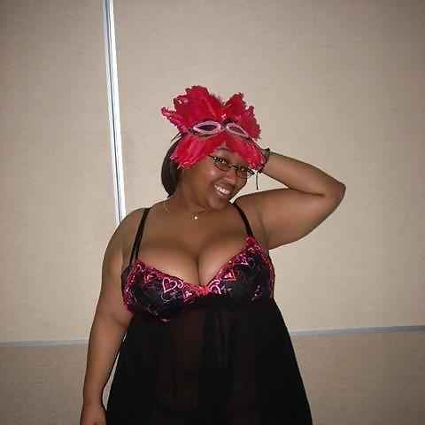 7P Chick i met at corner store thick ass