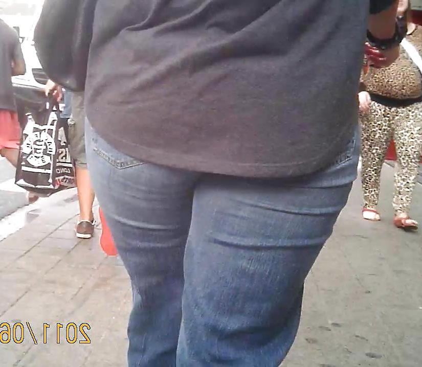 11P White Milf Street Ass