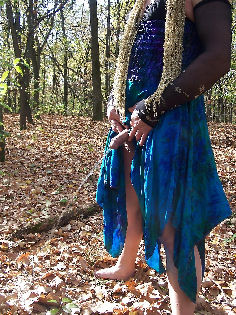 20P Kornelia crossdresser in the forest