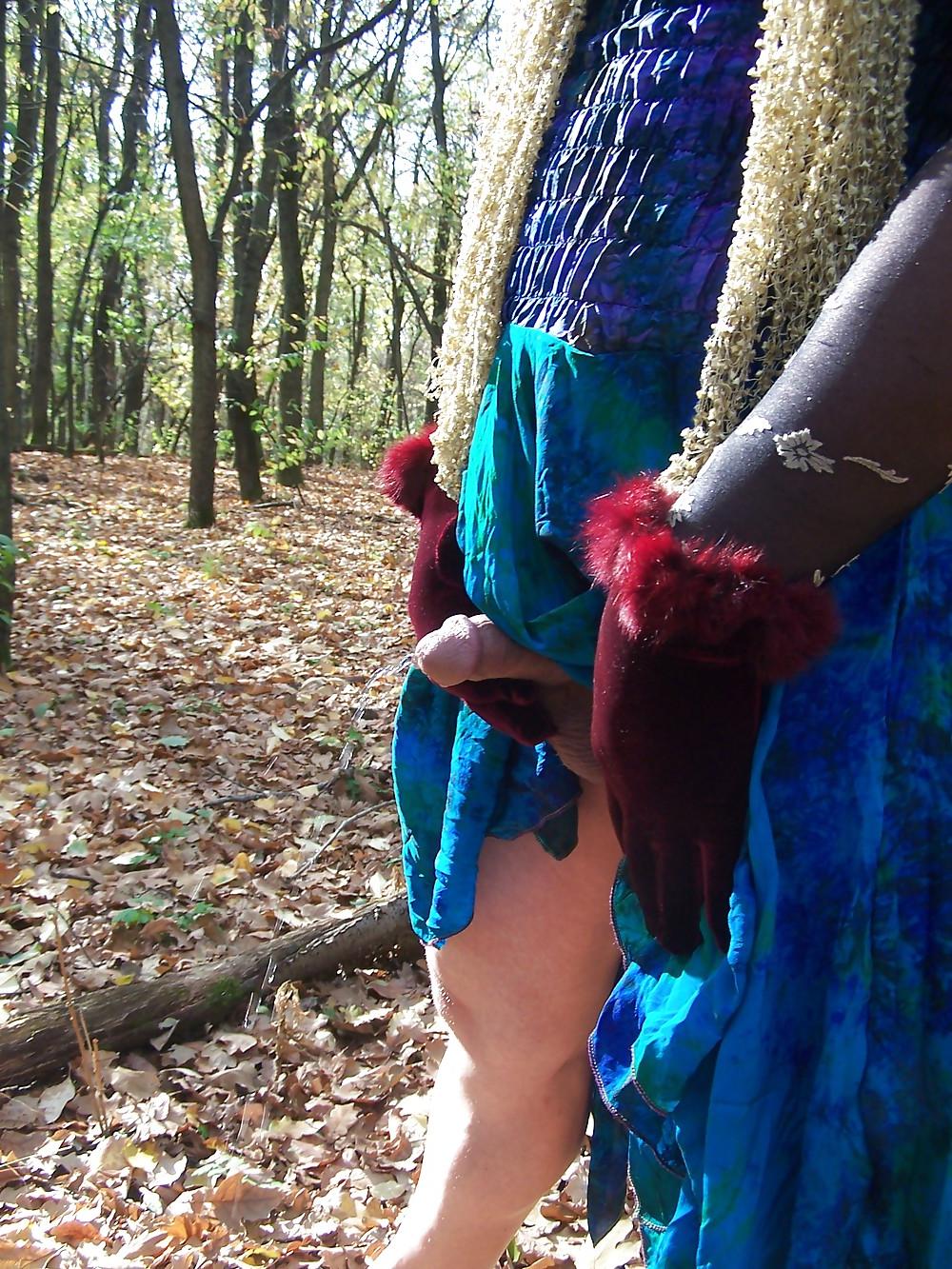 20P Kornelia crossdresser in the forest