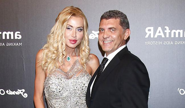 25P Valeria Marini-Mature Italian Goddess