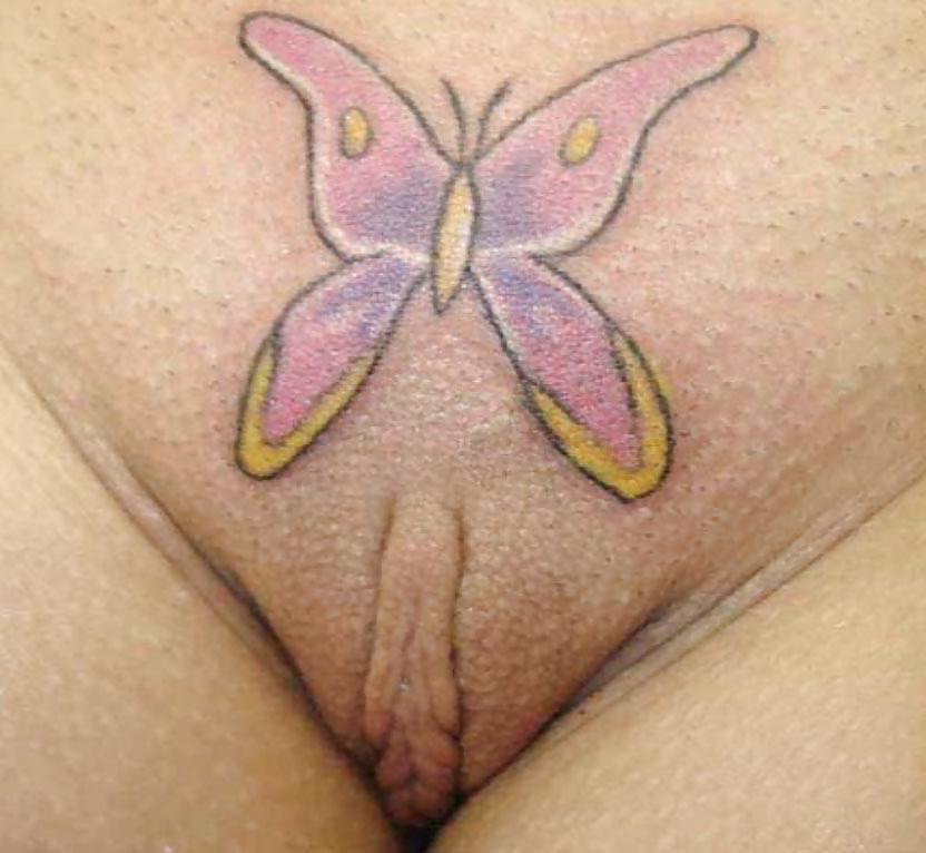 25P Weird tattooed and pierced pussies