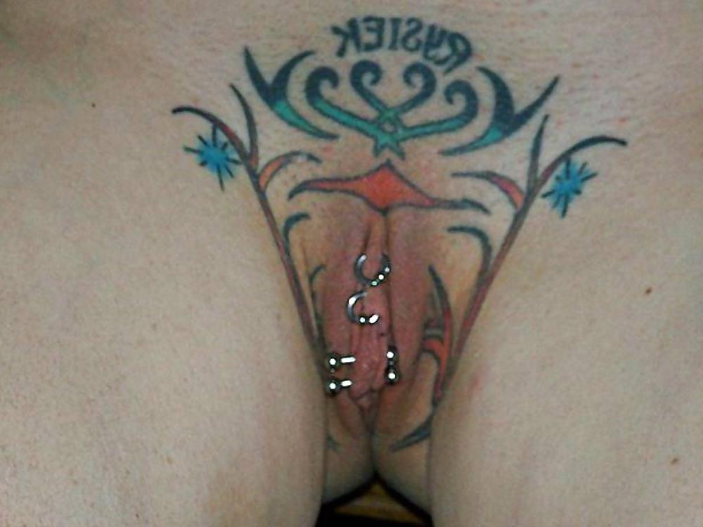 25P Weird tattooed and pierced pussies
