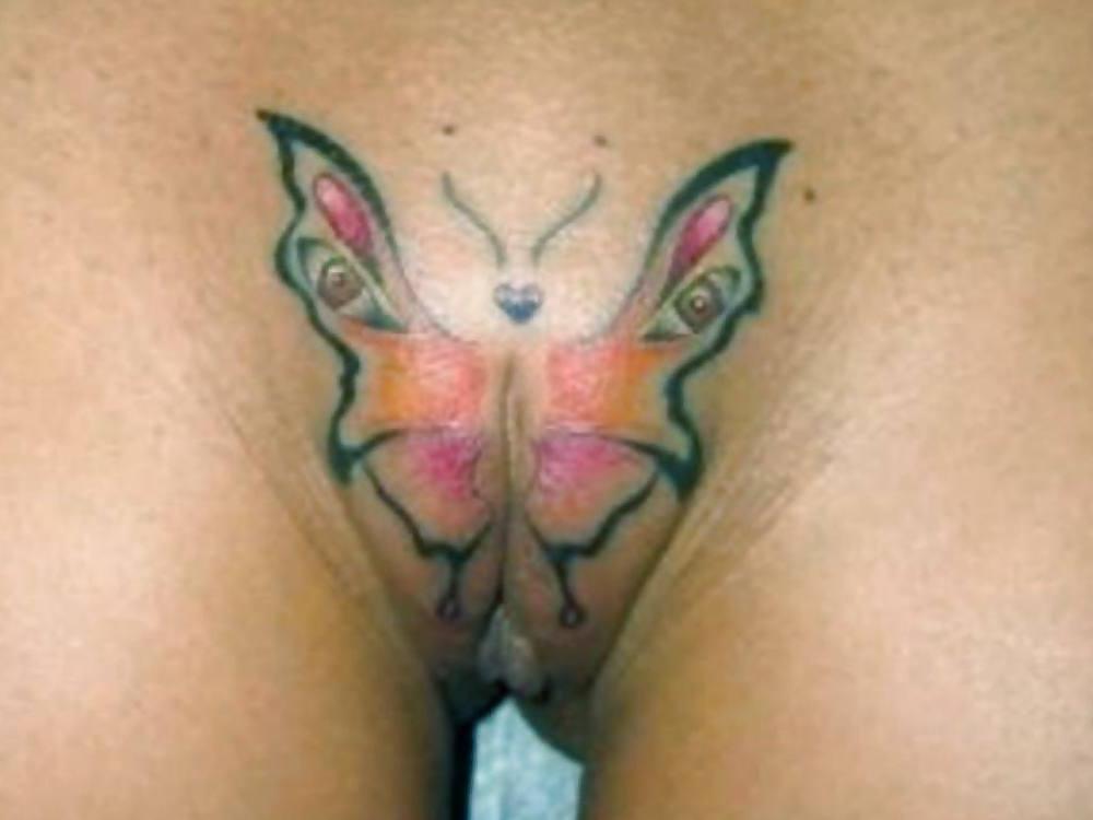 25P Weird tattooed and pierced pussies