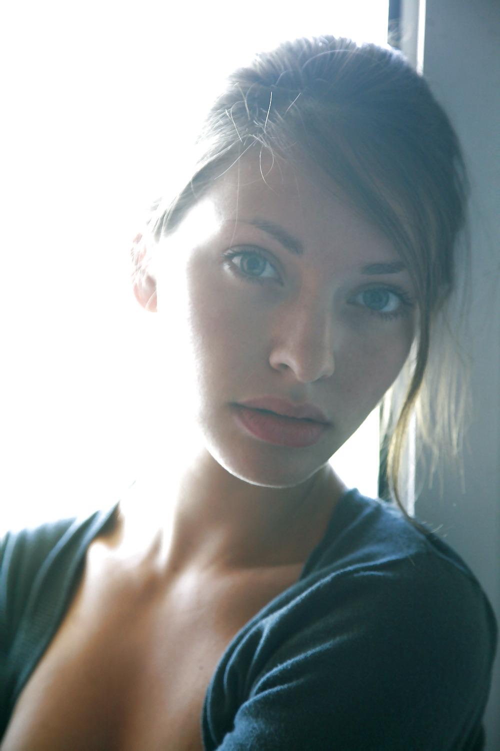 25P Erotic Beautys,By Blondelover.