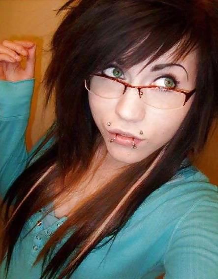 25P Some Amateur Emo Girls pics