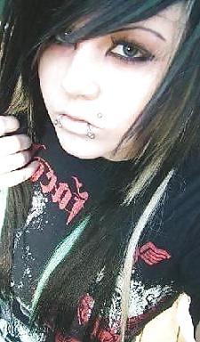 25P Some Amateur Emo Girls pics