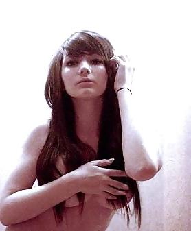 25P Some Amateur Emo Girls pics