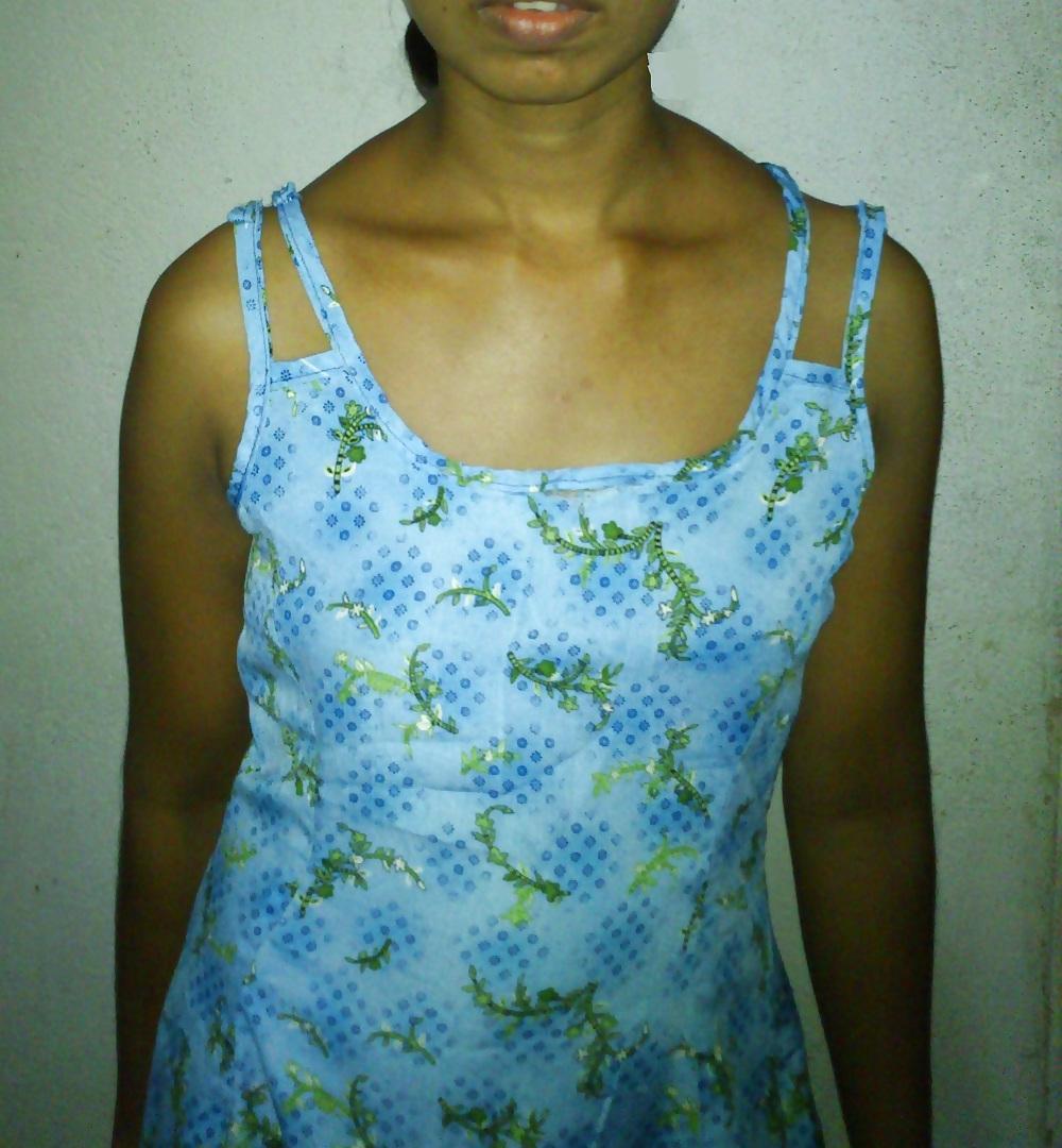 25P Sri Lankan Wife Exposed