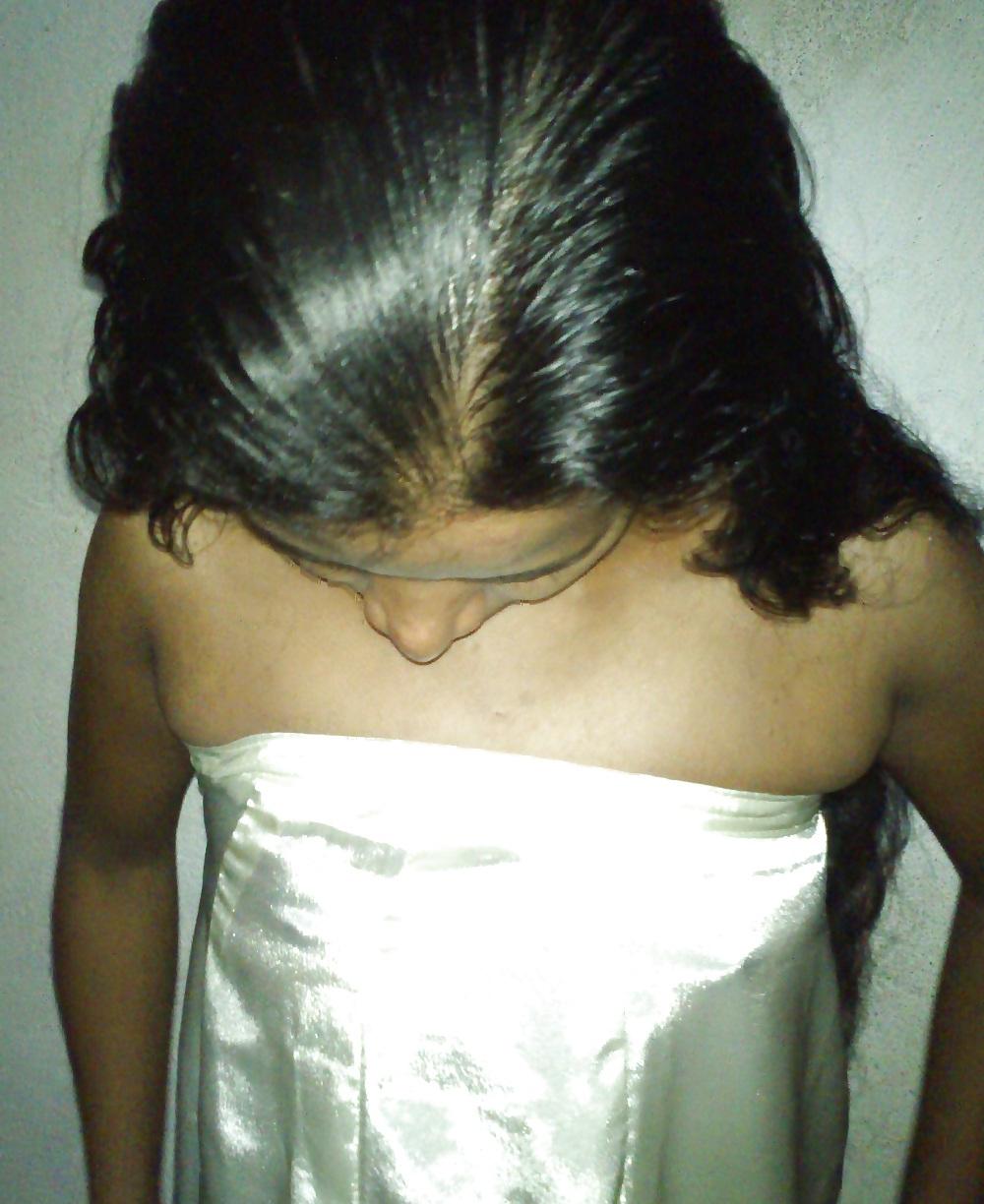 25P Sri Lankan Wife Exposed