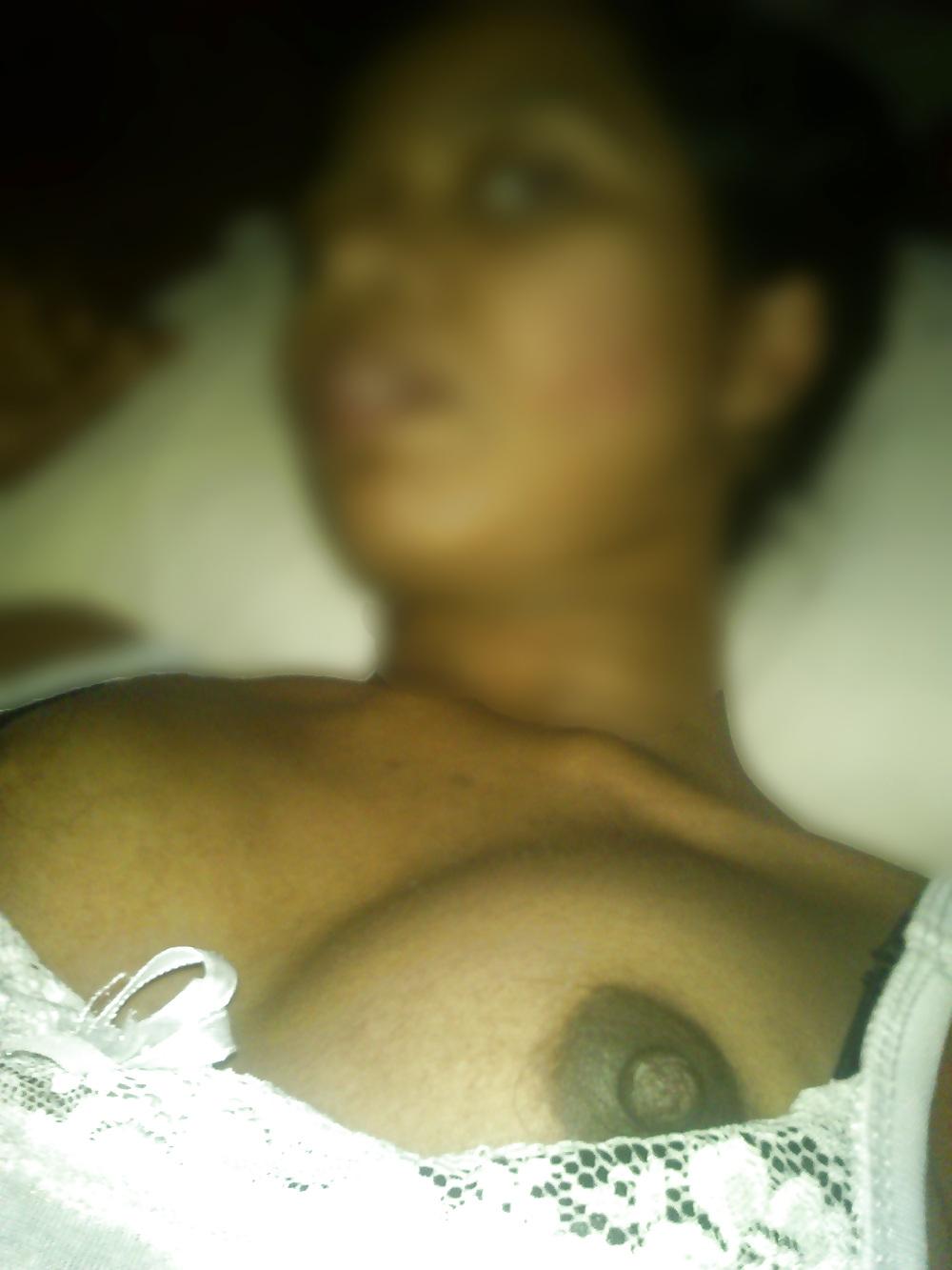 25P Sri Lankan Wife Exposed
