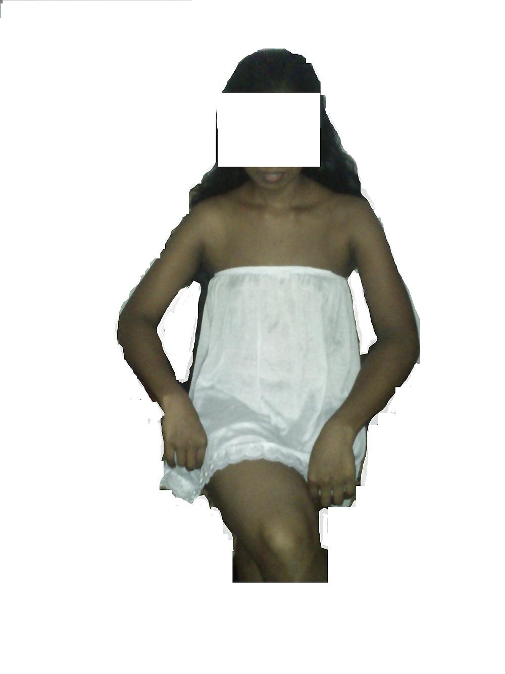 25P Sri Lankan Wife Exposed