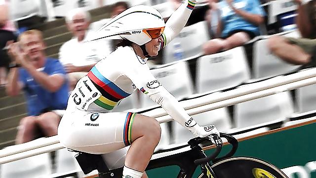 25P Anna Meares (amazing booty)