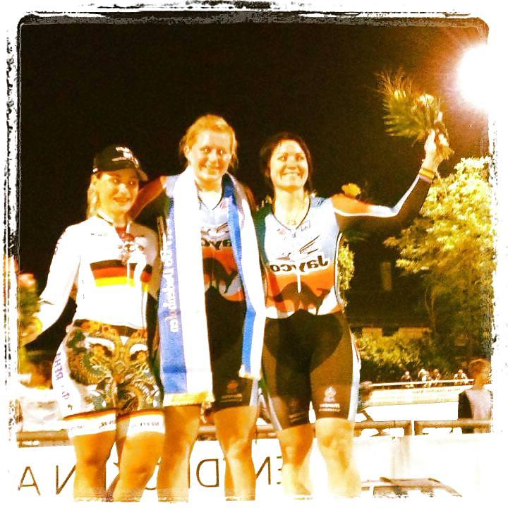 25P Anna Meares (amazing booty)