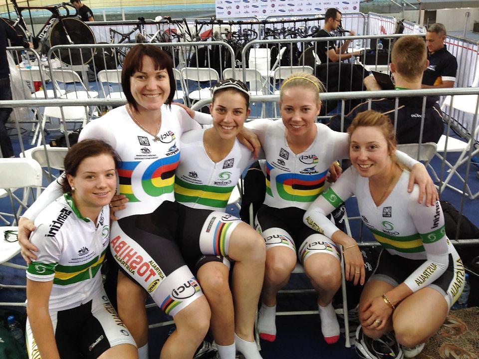 25P Anna Meares (amazing booty)