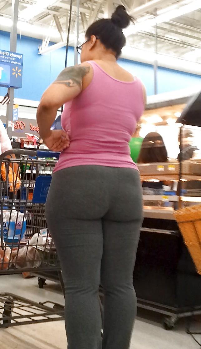 12P Sexy MEATY ASS Milf LATINA tights! Voyeur FAT BOOTY wide hip