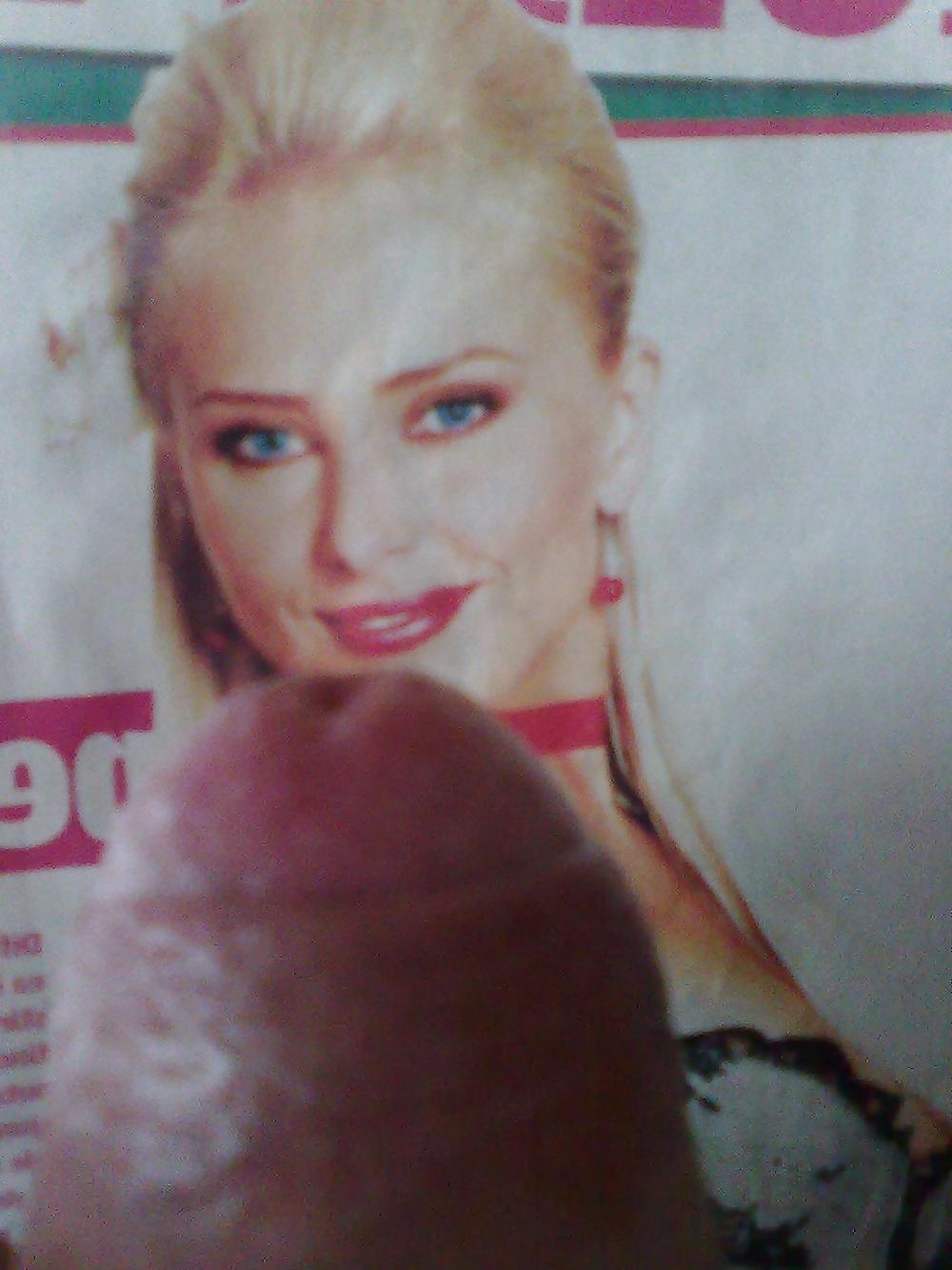 7P Iulia Vantur . 