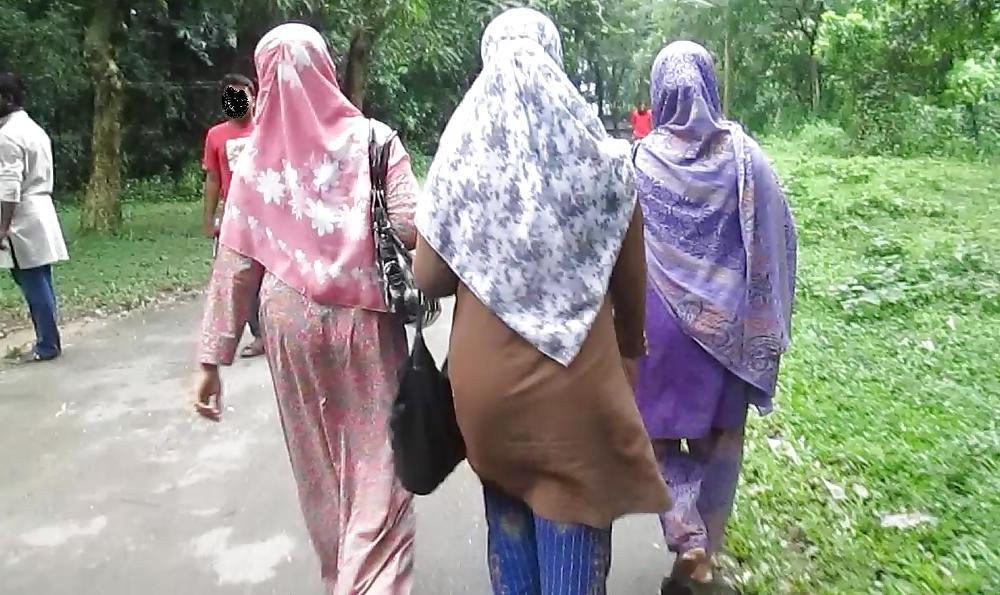 15P Bangladeshi street Booty