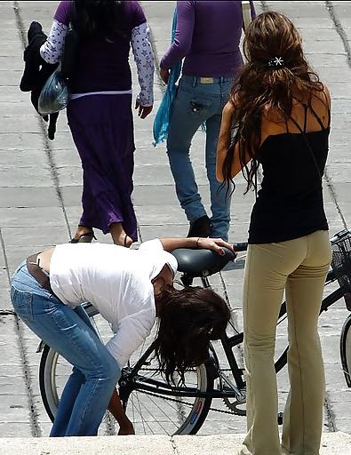 21P Amateur Ass on the Street 