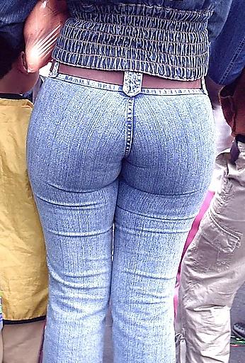 21P Amateur Ass on the Street 